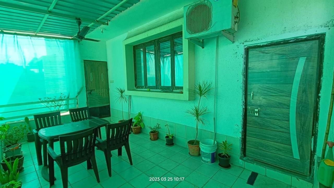 Gaurang Homestay Vadodara Exterior photo